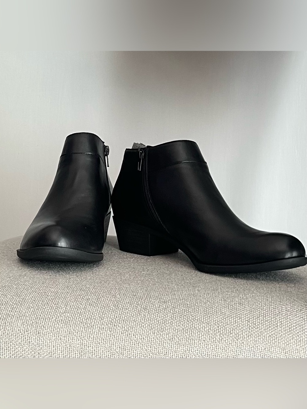 NIB lLucky brand, black leather ankle boots  11M